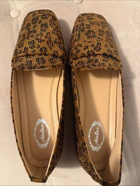 New Atalina Leopard Print shimmery Women's Loafers in Brown size 9